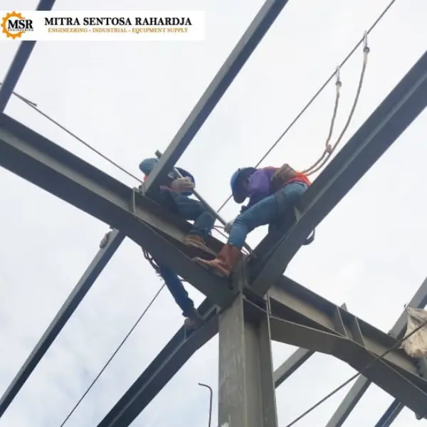 Proyek Konstruksi Baja 9